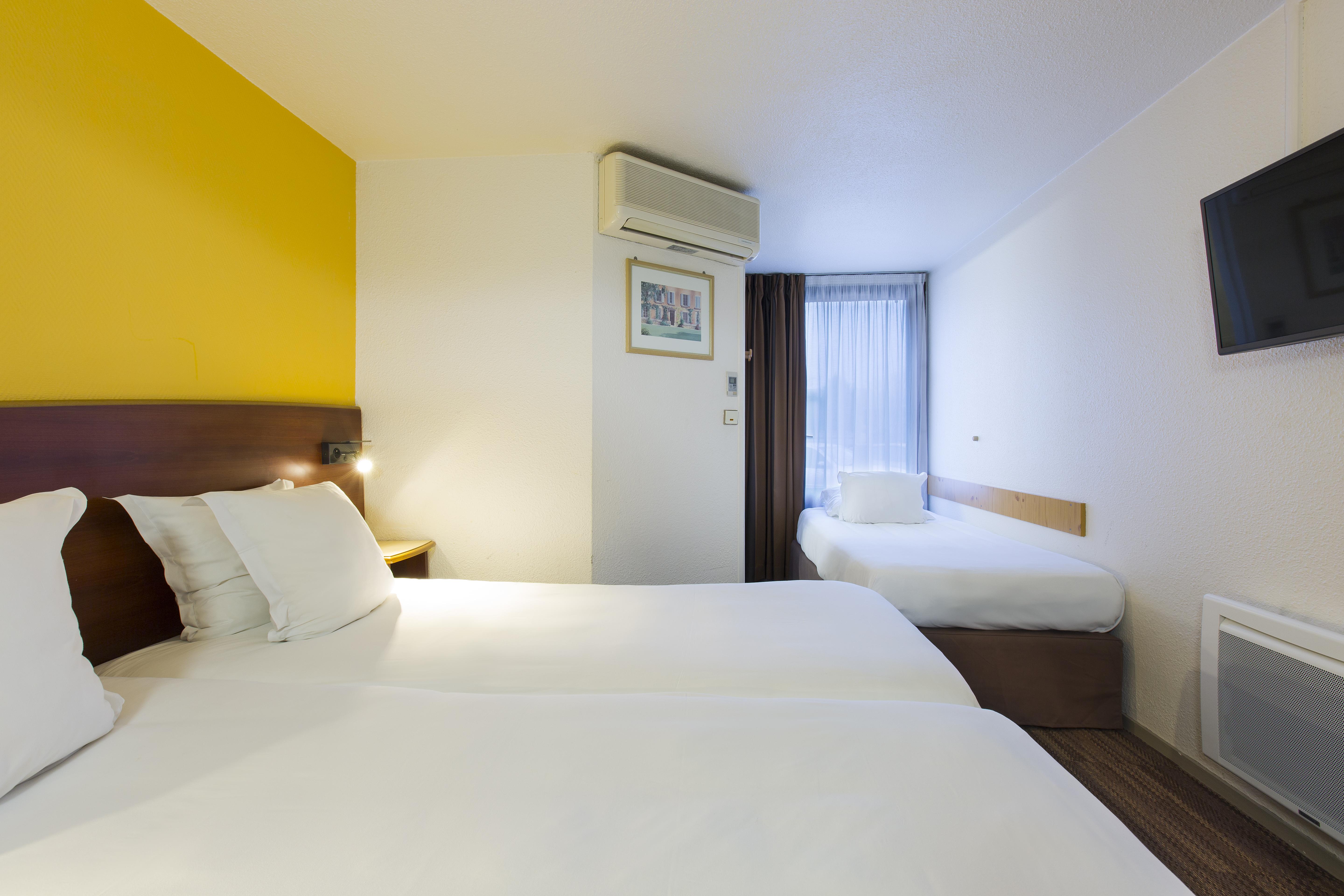 Comfort Hotel Etampes Exterior photo